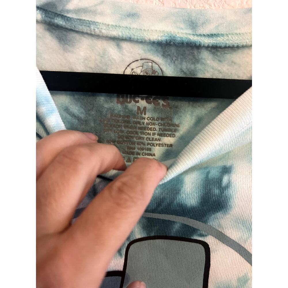 Buc-ee's Sweatshirt tie dye blue size M Beaver Women men Sweater pullover - Picture 3 of 8